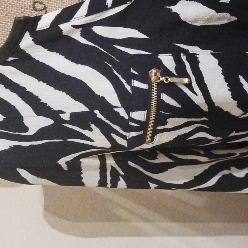 Rafaello Zebra Print Sharktail Blouse View 4